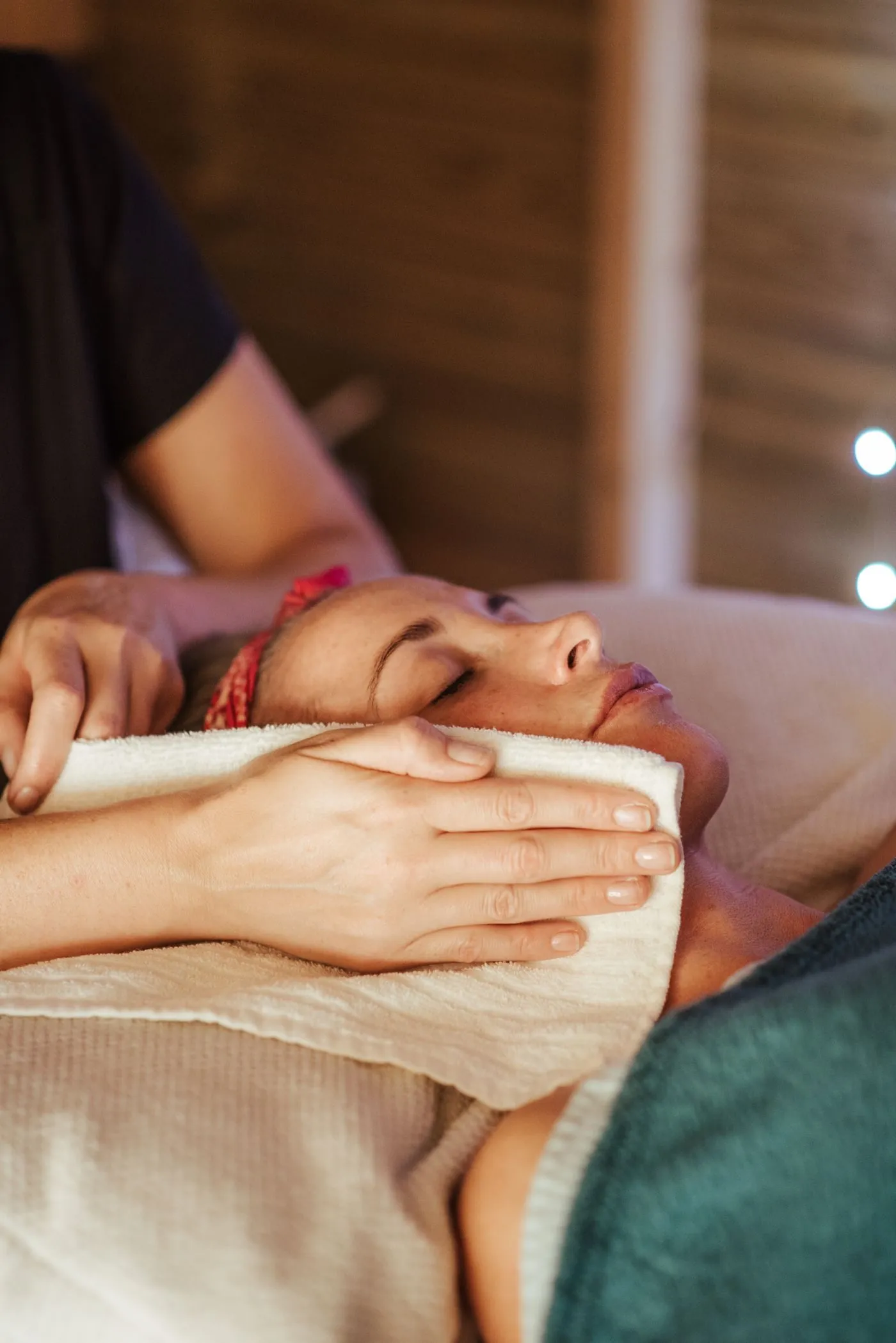 Masaj de relaxare cu ulei, în cabină privată, masaj București